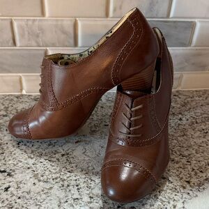American Eagle Outfitters Brown Heeled Oxfords